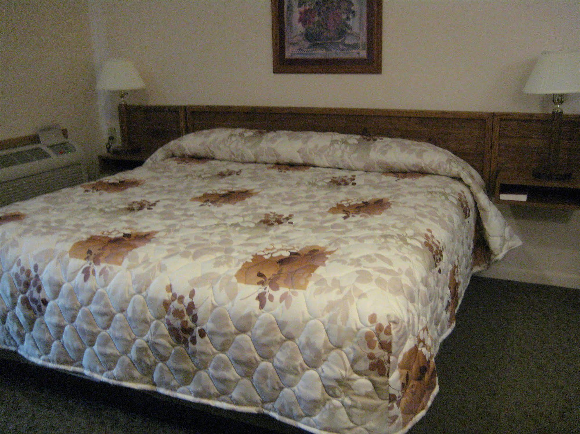 Trade Winds Motel Valentine Eksteriør billede