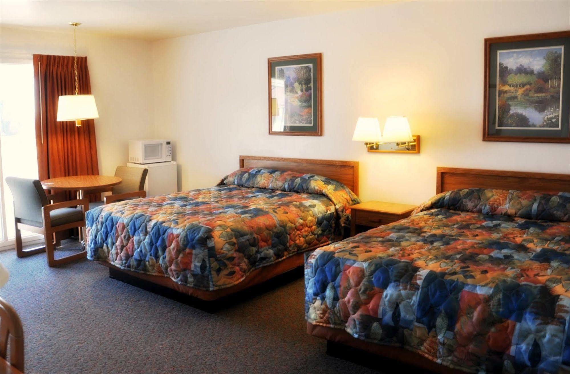 Trade Winds Motel Valentine Eksteriør billede